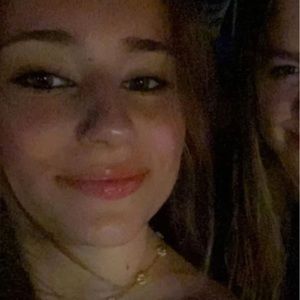 Meet your Posher, Vivian